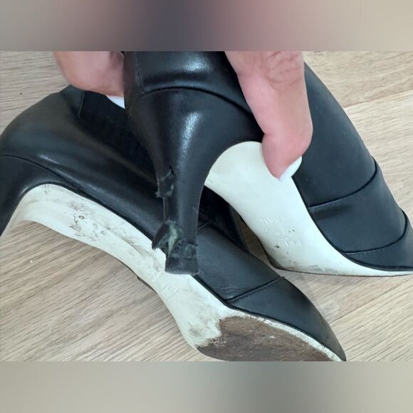 FENDI
Leather Sock Boots
Size: 9.5 | US9.5 IT39 1/2 - Picture 3 of 5